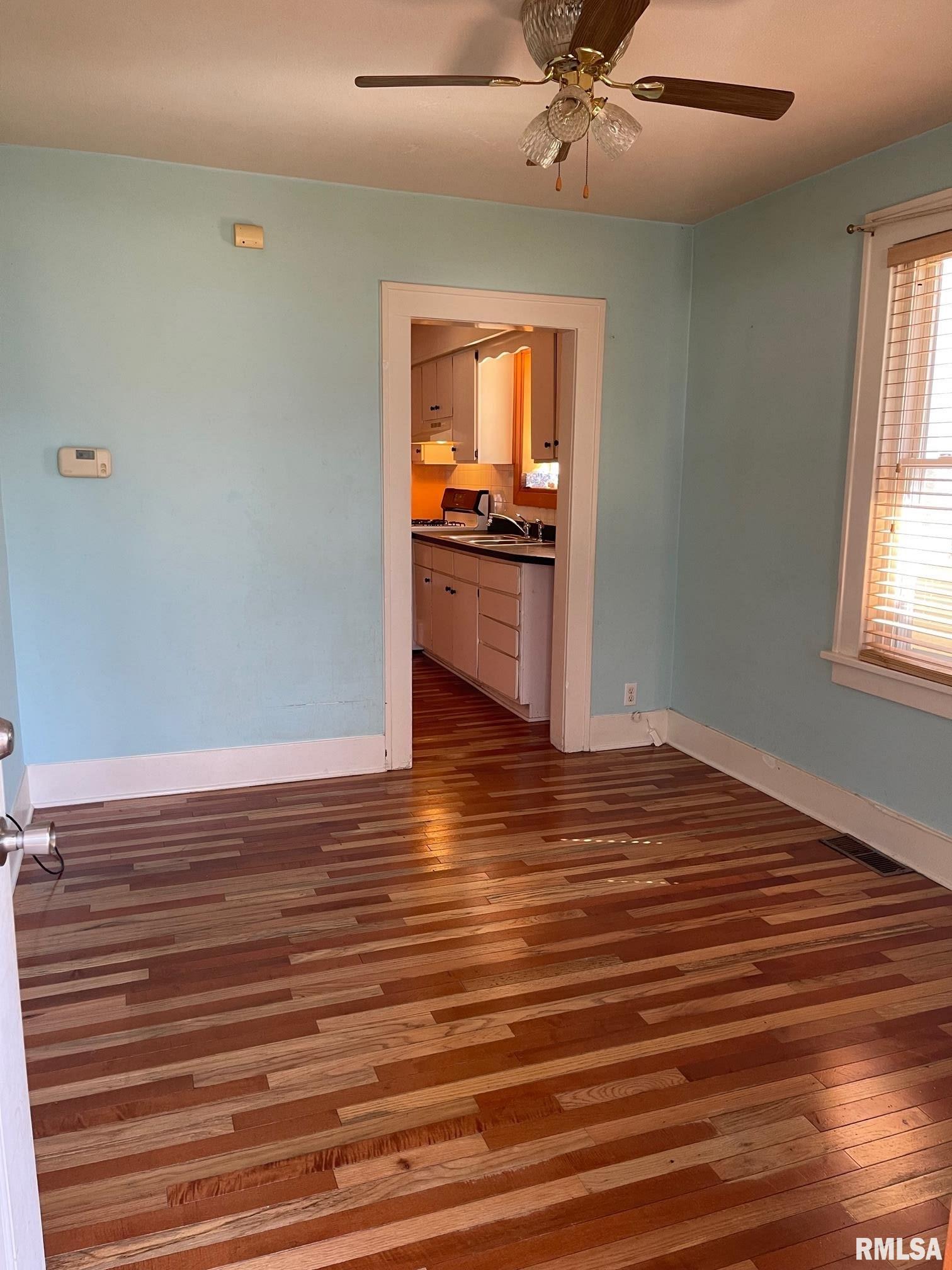 2436 Holmes Avenue Springfield, IL 62704 - Photo 2 of 7
