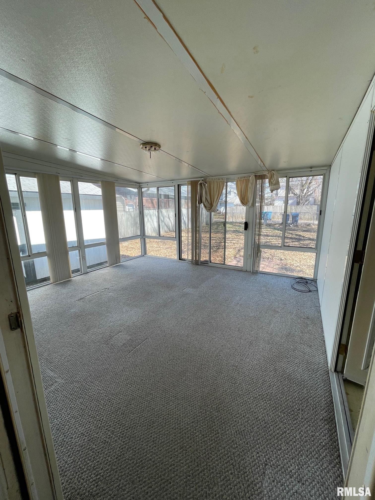 2436 Holmes Avenue Springfield, IL 62704 - Photo 4 of 7