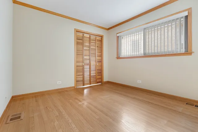 $2,900 | 2931 North 76th Avenue, Elmwood Park, IL 60707