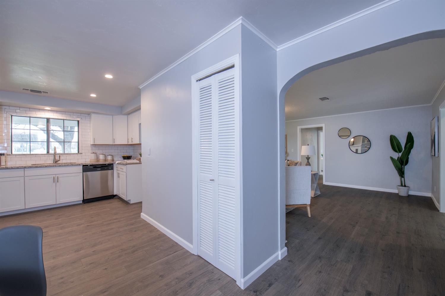 1322 North Reed Avenue Reedley, CA 93654 - Photo 12 of 54