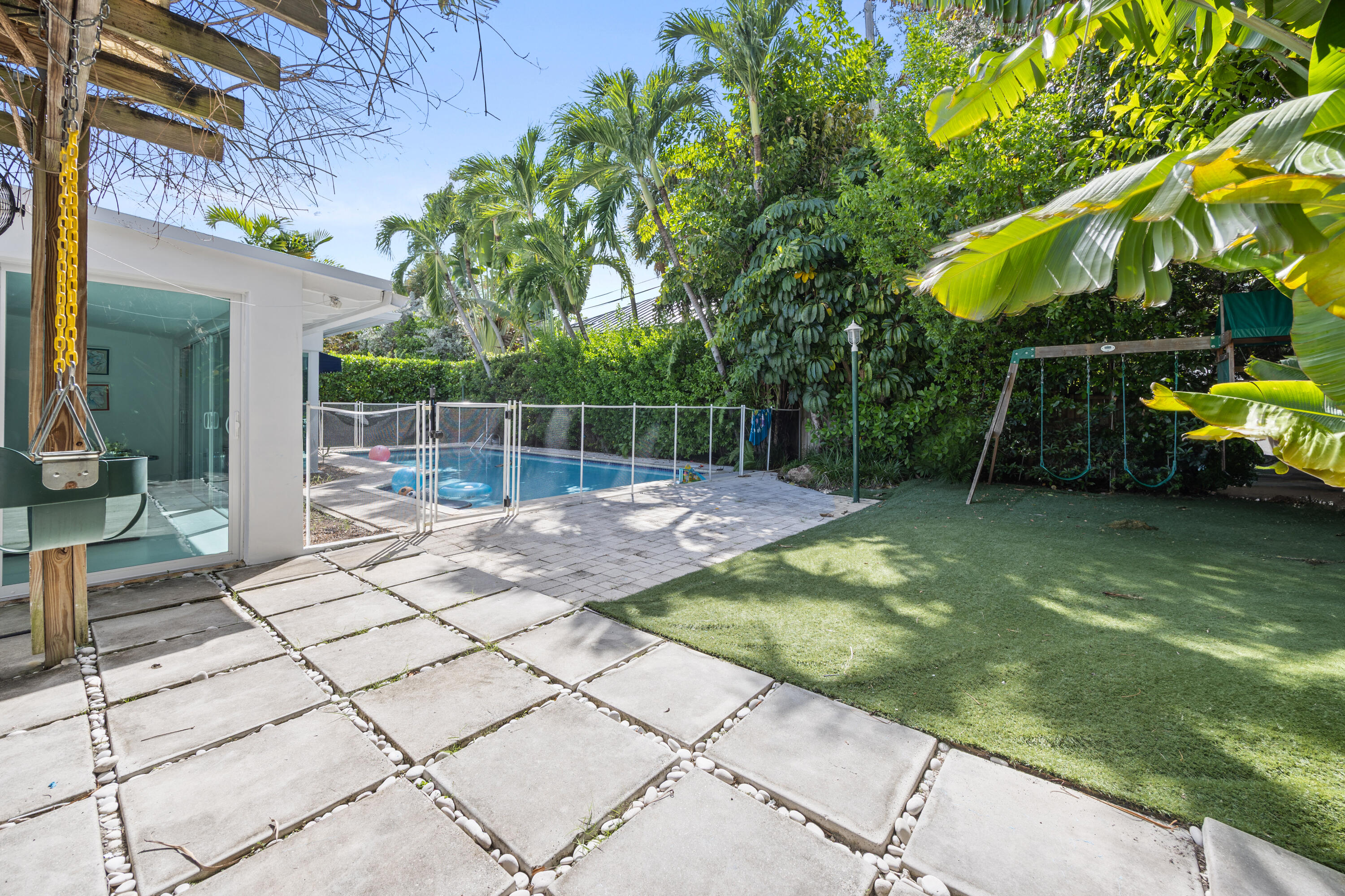 630 Allendale Road Key Biscayne, FL 33149 - Photo 37 of 41 0032