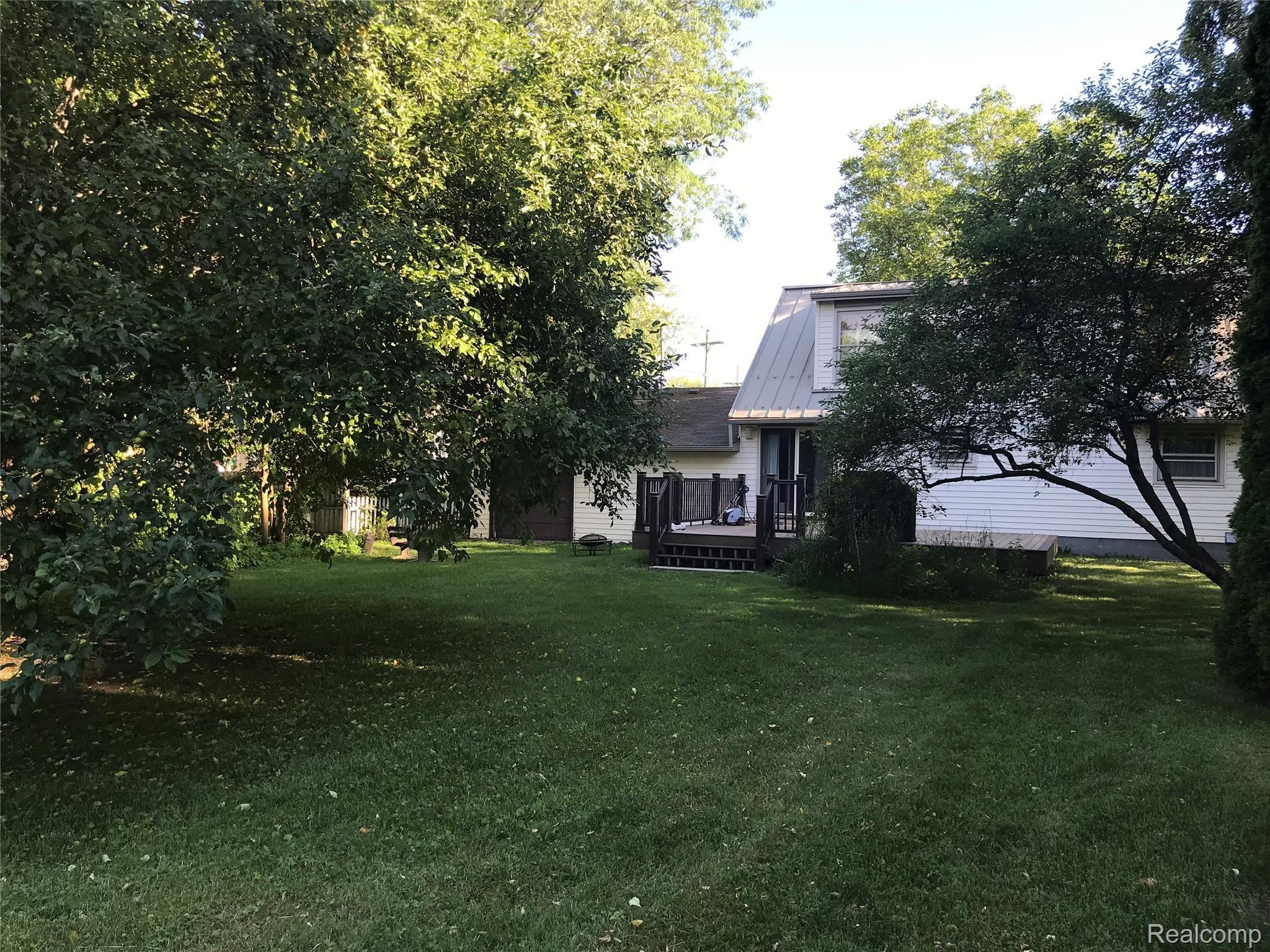 19241 Hannan Road New Boston, MI 48164 - Photo 29 of 30 IMG_4992.jpg