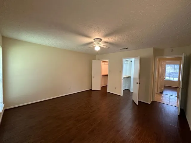 $1,895 | 239 Kings Way, Stafford, TX 77477