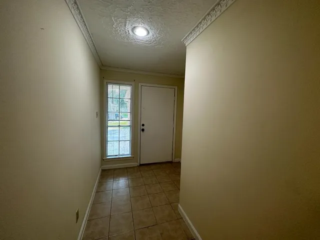 $1,895 | 239 Kings Way, Stafford, TX 77477