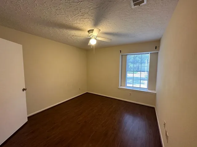 $1,895 | 239 Kings Way, Stafford, TX 77477