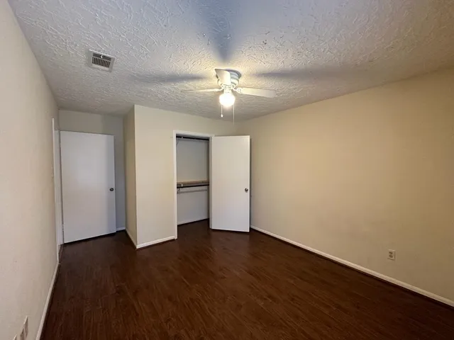 $1,895 | 239 Kings Way, Stafford, TX 77477