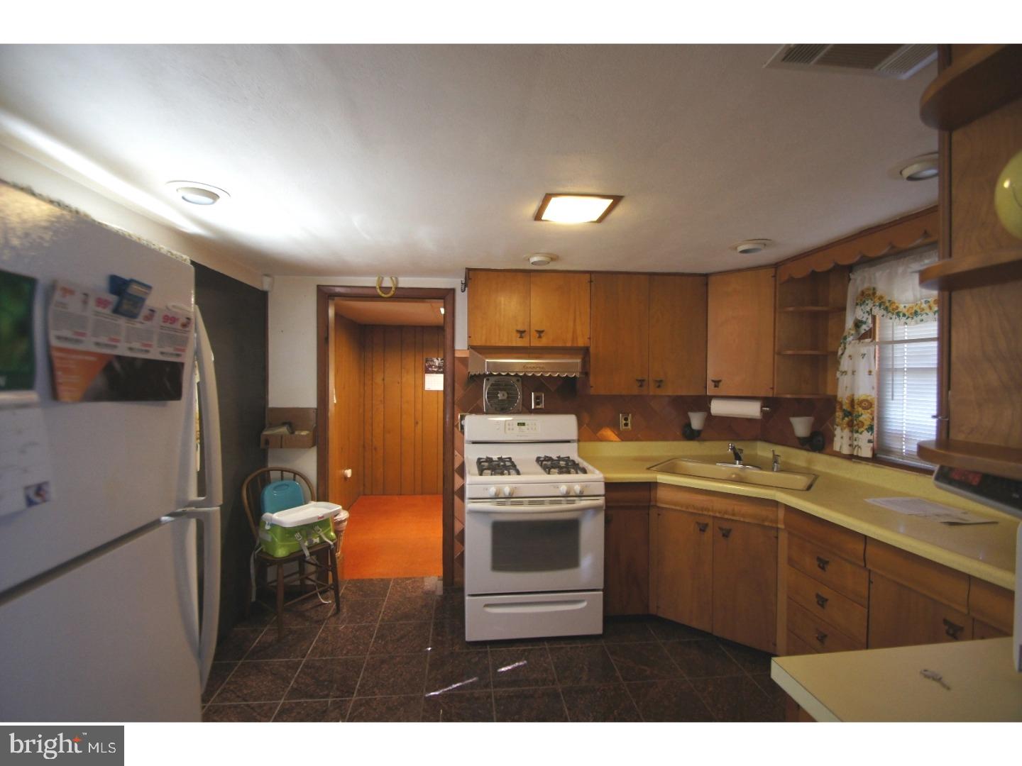 338 South View Road Fleetwood, PA 19522 - Photo 9 of 14 Kitchen
