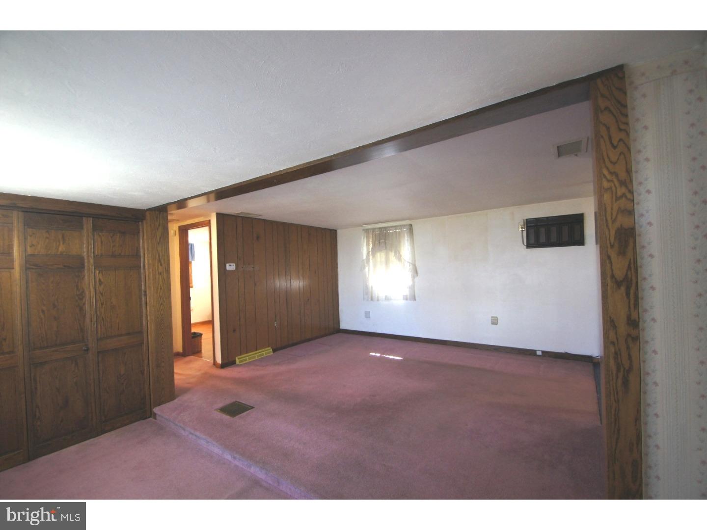 338 South View Road Fleetwood, PA 19522 - Photo 10 of 14 Living Room