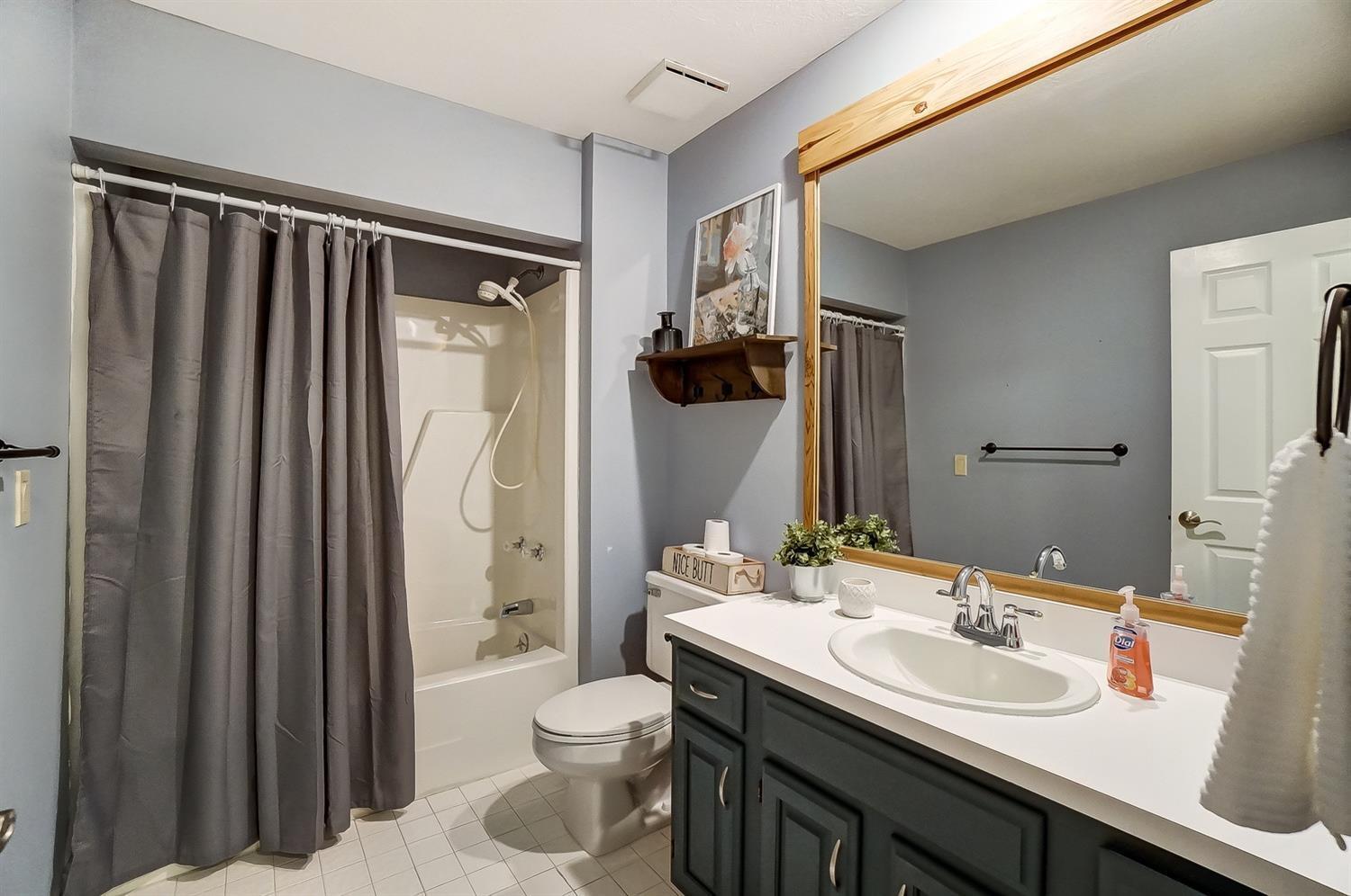 6570 Springdale Road Cincinnati, OH 45247 - Photo 16 of 50