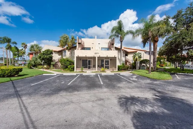 an aerial view of tennis court