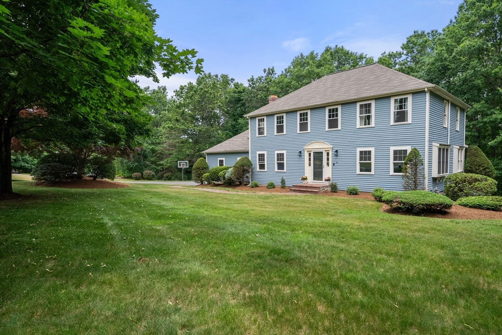 14 Harnden Road Foxboro, MA 02035 - Photo 3 of 40