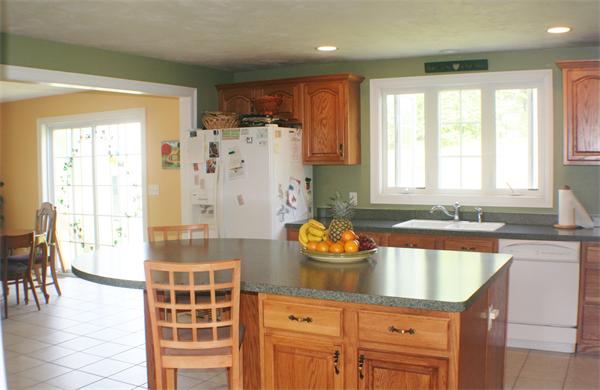 33 Vista Circle Rutland, MA 01543 - Photo 6 of 24