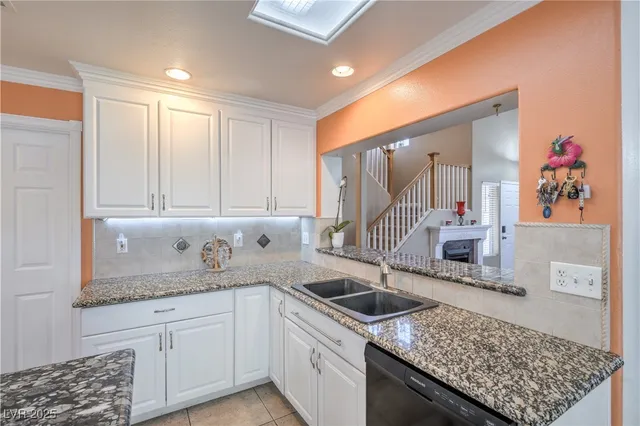 $399,000 | 949 Adobe Flat Drive, Henderson, NV 89011