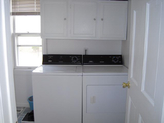 2849 Irene Road Belvidere, IL 61008 - Photo 10 of 11 a view of cabinets and window