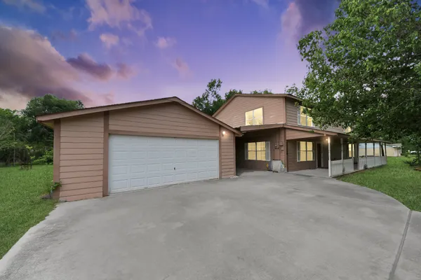 $349,000 | 17106 Moss Oaks Drive, Conroe, TX 77385