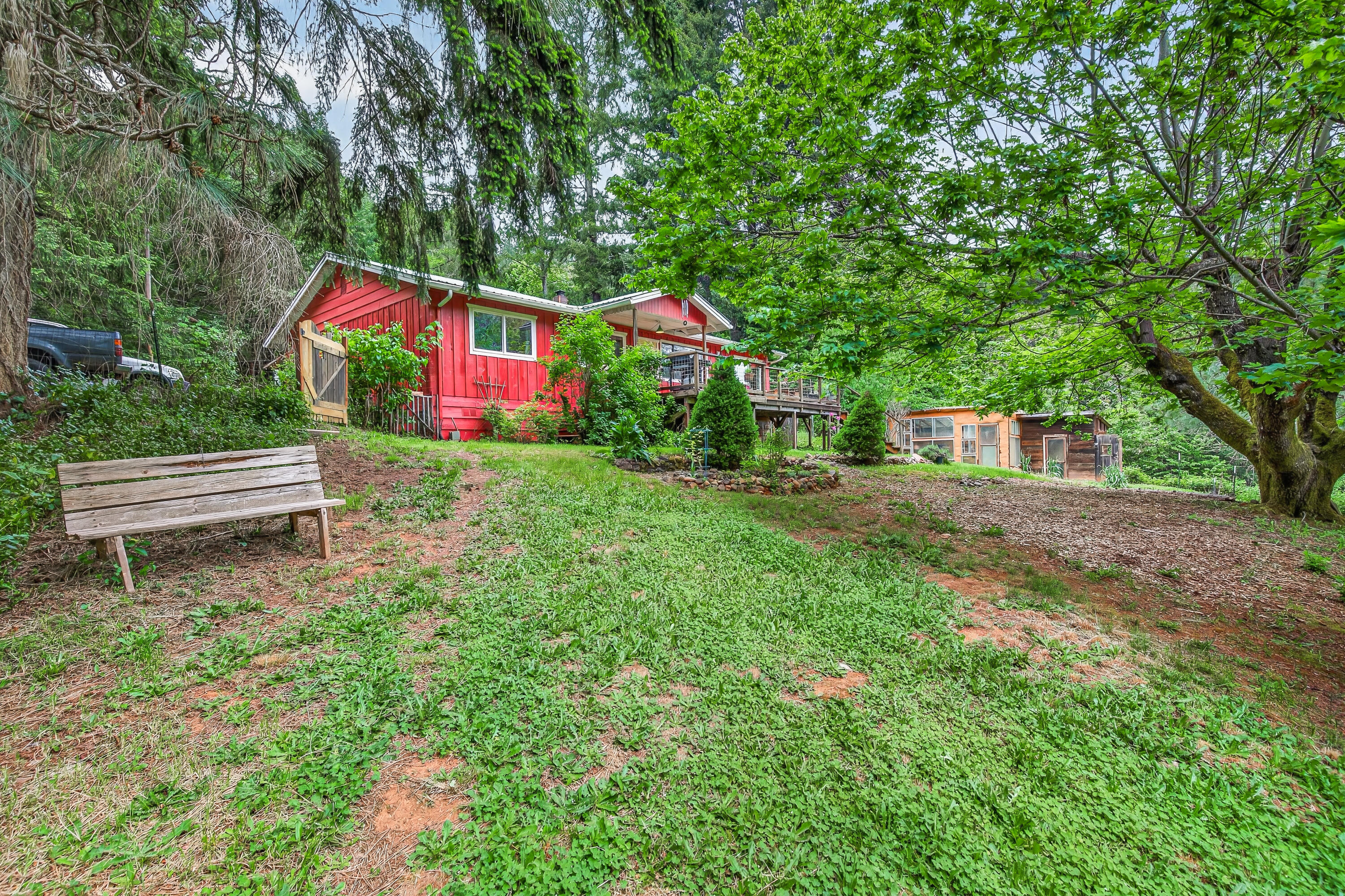 181 Brimstone Road Wolf Creek, OR 97497 - Photo 23 of 72 30-31