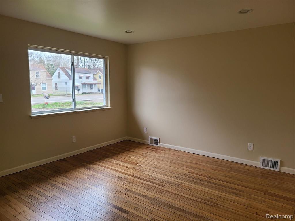 19457 Inkster Road Livonia, MI 48152 - Photo 12 of 16