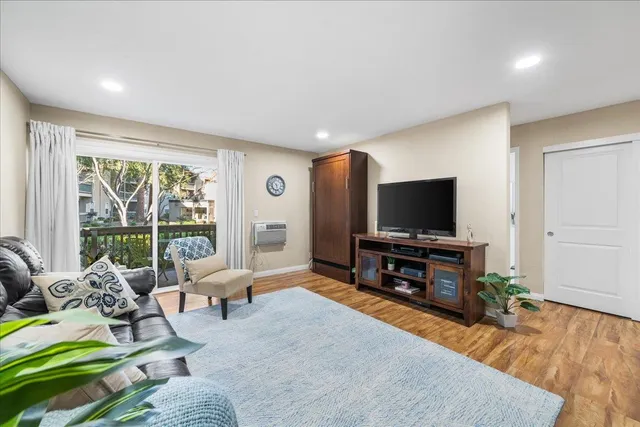 $324,900 | 1085 Murrieta Boulevard, Unit 124, Livermore, CA 94550