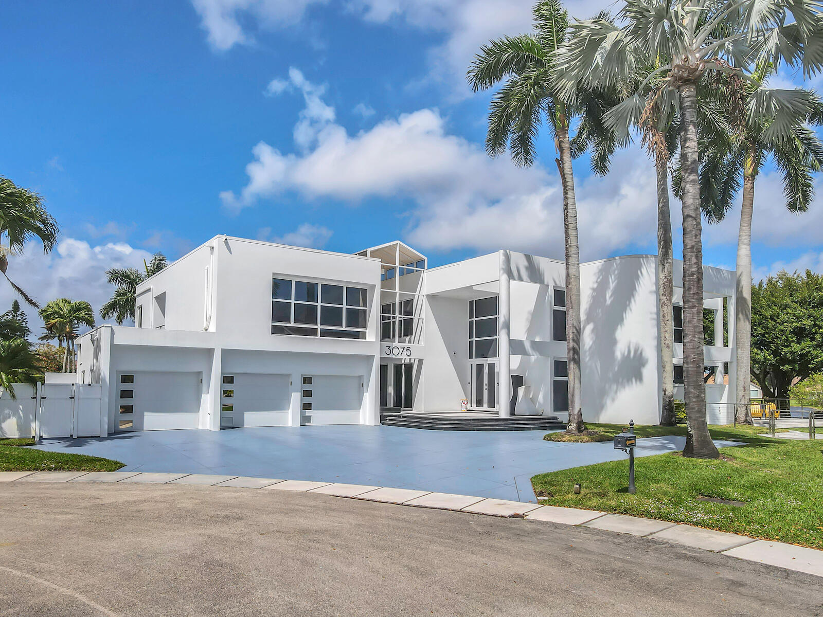 3075 Hampton Place Boca Raton, FL 33434 - Photo 57 of 68 57 Drone 01