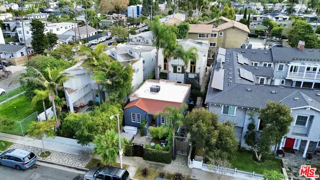 $2,500,000 | 558 San Juan Avenue, Venice, CA 90291