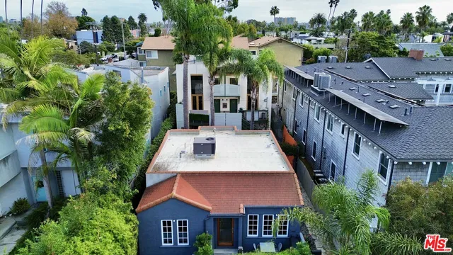 $2,500,000 | 558 San Juan Avenue, Venice, CA 90291