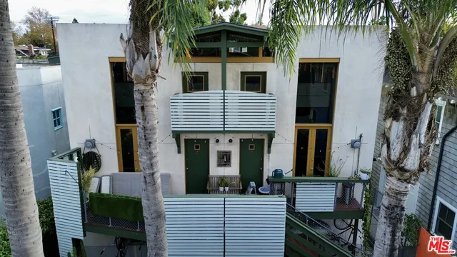 $2,500,000 | 558 San Juan Avenue, Venice, CA 90291