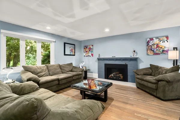 $1,898,000 | 41 Juniper Lane, Newton, MA 02459