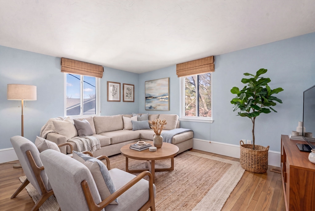 41 Juniper Lane Newton, MA 02459 - Photo 6 of 22
