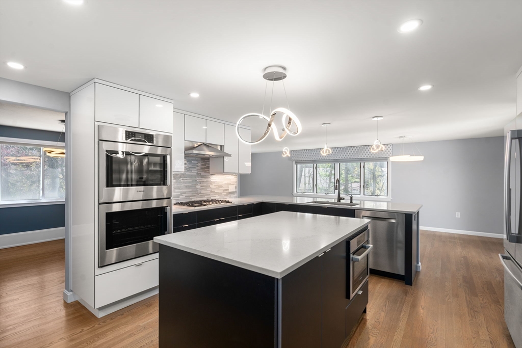41 Juniper Lane Newton, MA 02459 - Photo 7 of 22