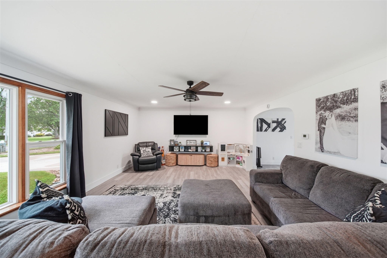 4123 Flansburg Road Jackson, MI 49203 - Photo 4 of 39 Gallery Image 4