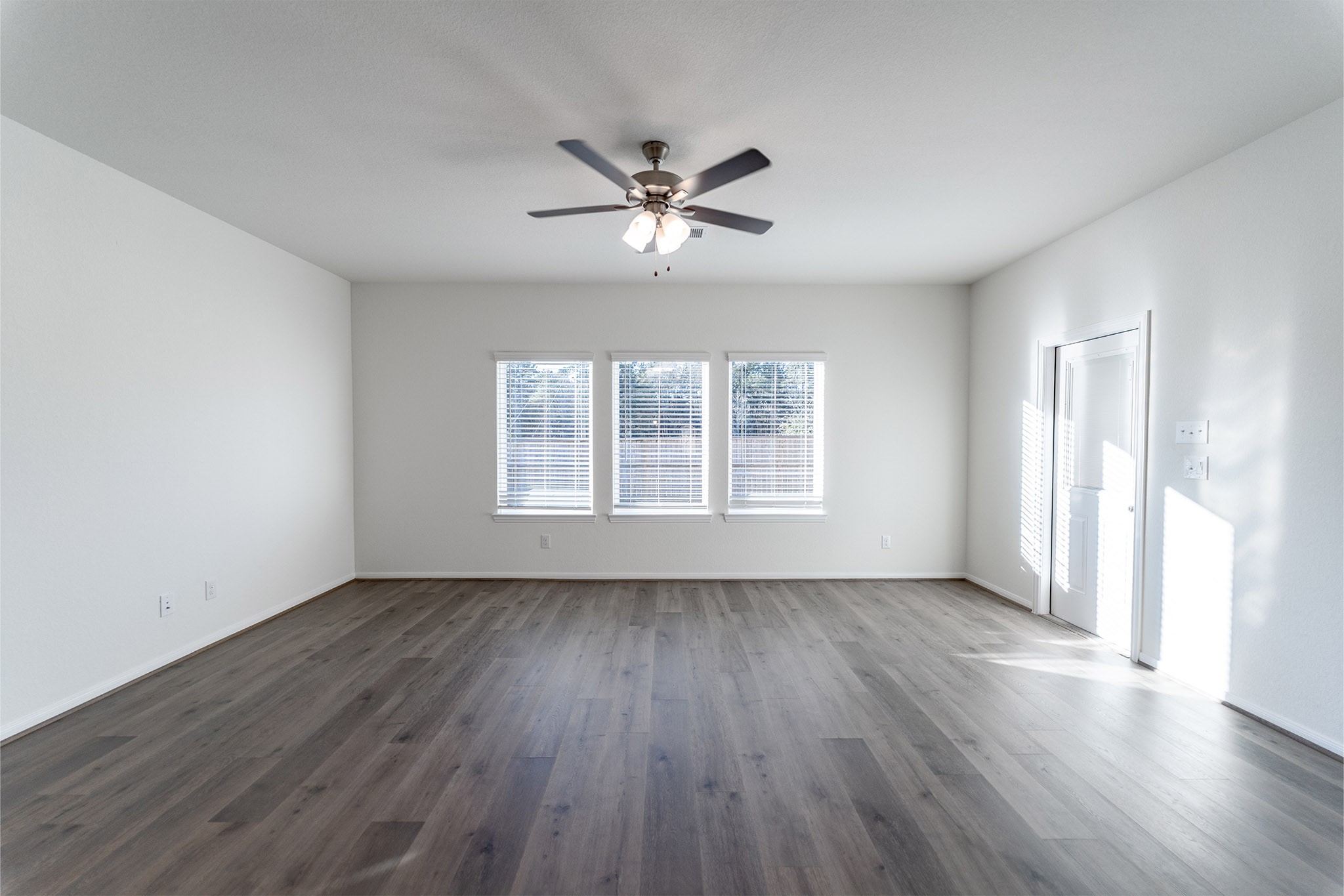 10693 Altitude Way Conroe, TX 77303 - Photo 14 of 37