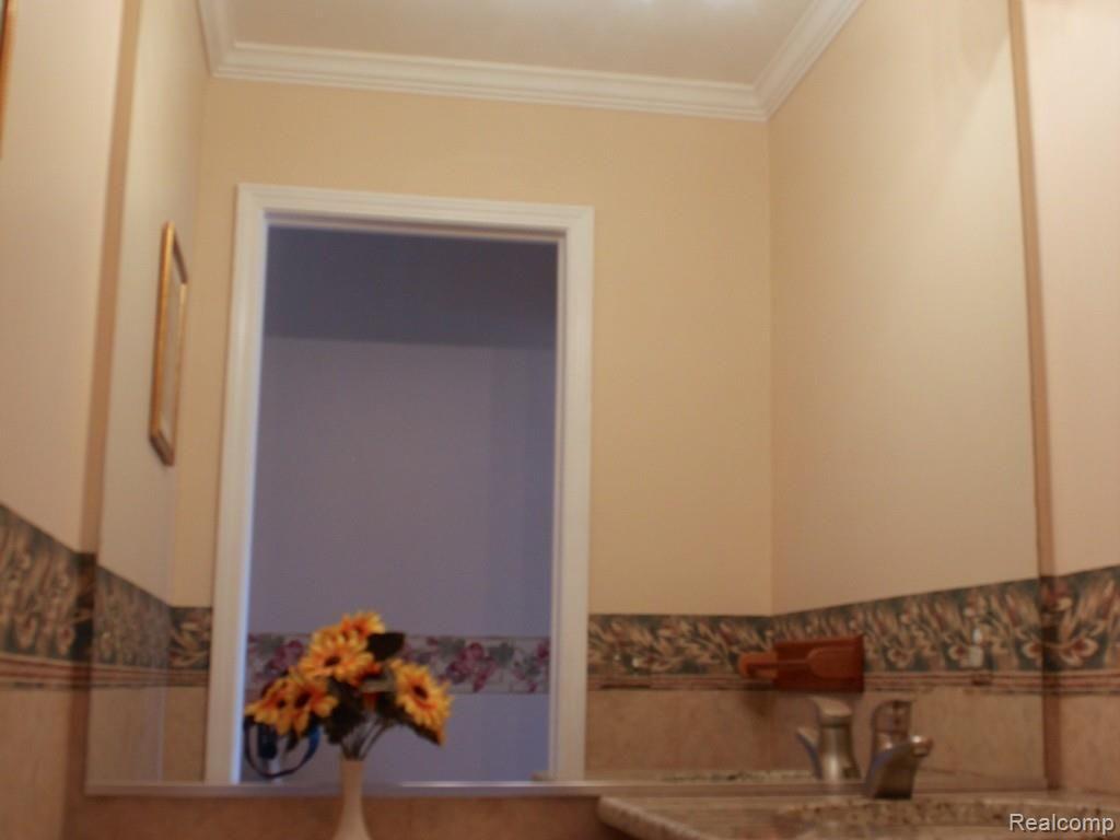 24691 Jamestowne Road Novi, MI 48375 - Photo 9 of 29 9.jpg