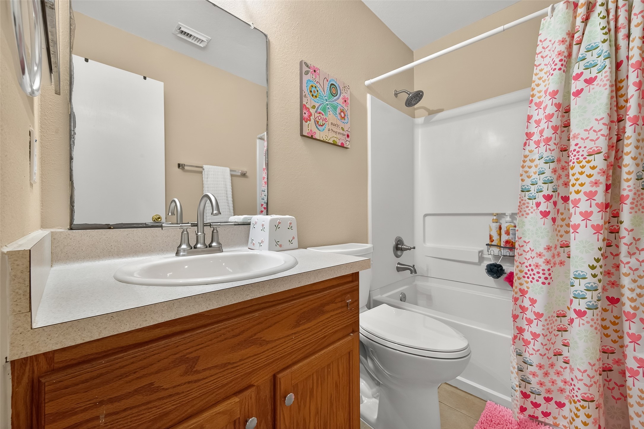 8311 Tartan Court Rosharon, TX 77583 - Photo 29 of 48 a bathroom with a sink toilet and shower