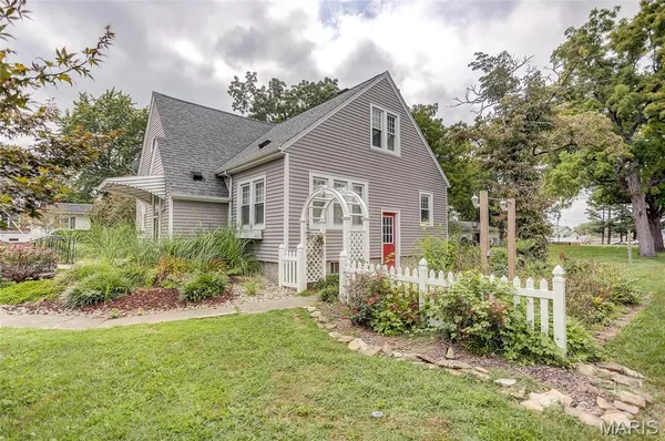 $187,500 | 111 West Barr Place, Jerseyville, IL 62052