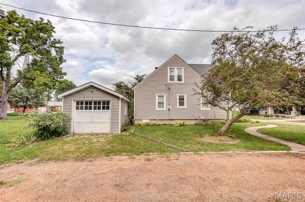 $187,500 | 111 West Barr Place, Jerseyville, IL 62052