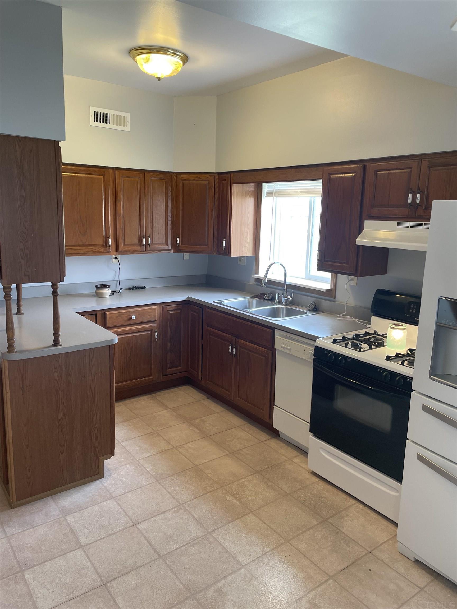 505 Mercer Avenue Decatur, IN 46733 - Photo 4 of 20