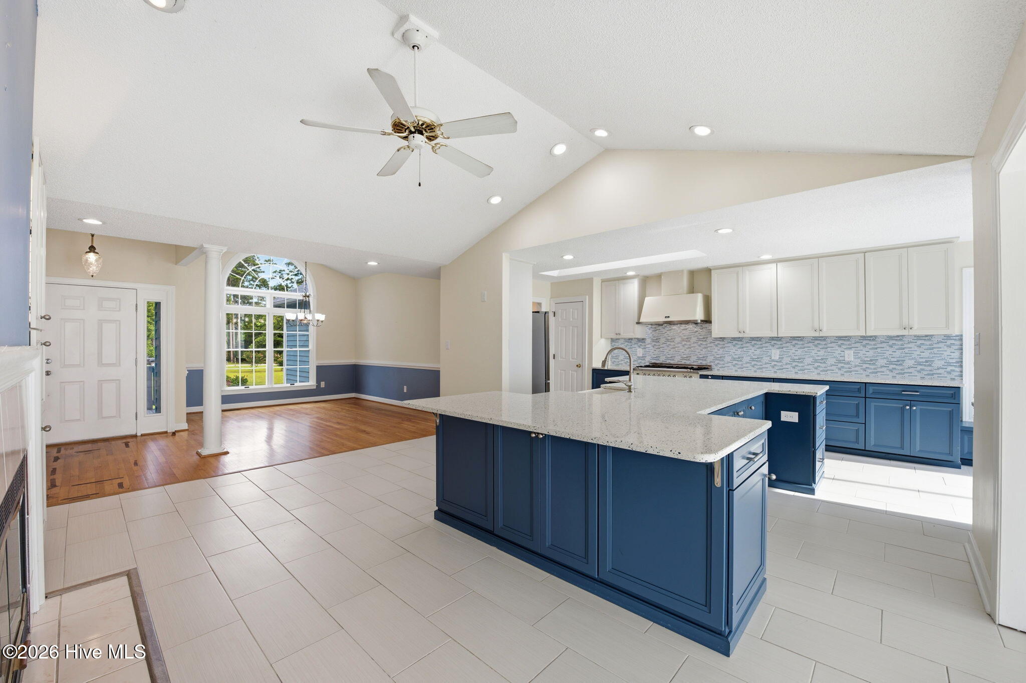 957 Becton Road Havelock, NC 28532 - Photo 29 of 59 Newer Kitchen Custom Cabinets