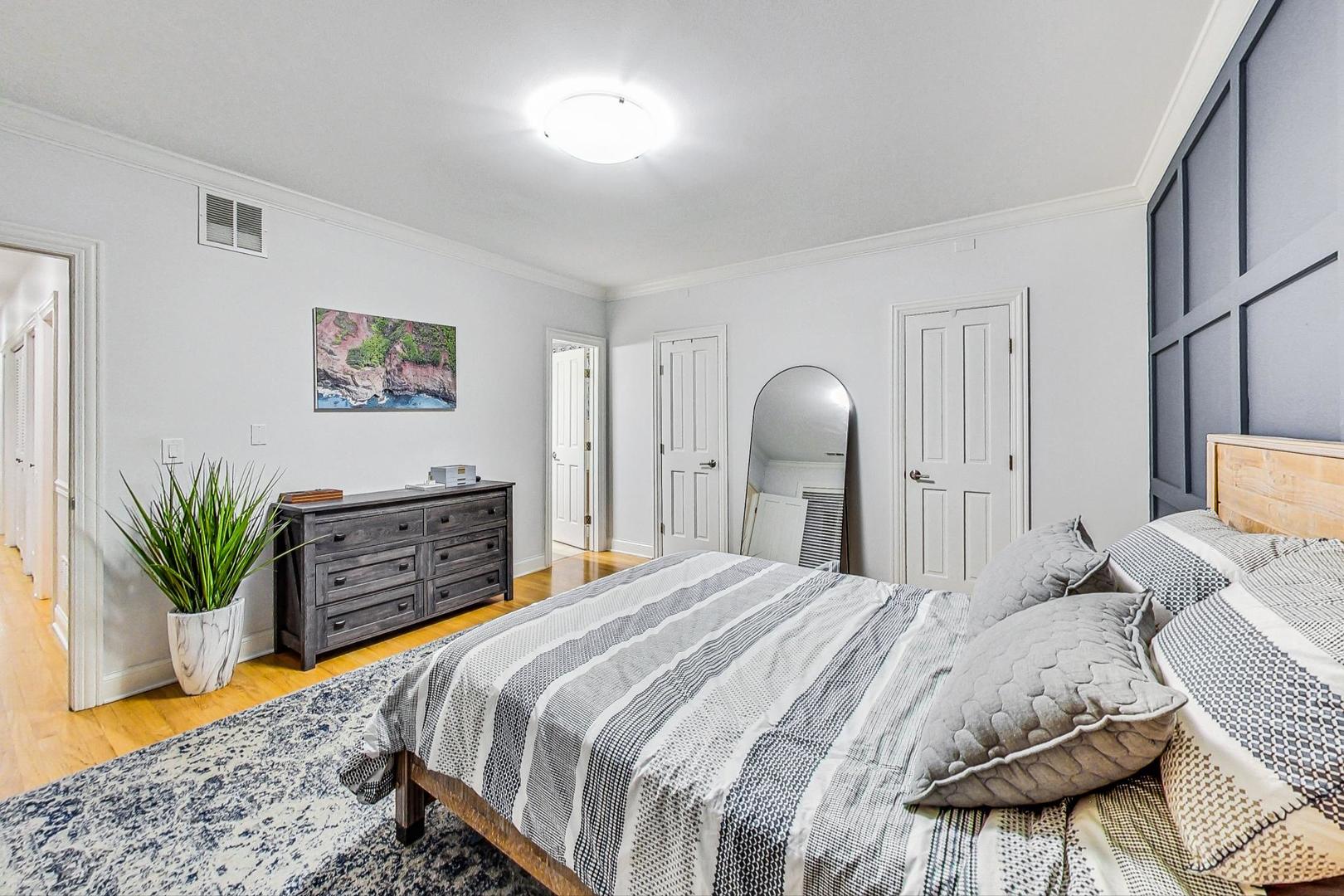 1352 West George Street, Unit T Chicago, IL 60657 - Photo 12 of 23 Gallery Image 12