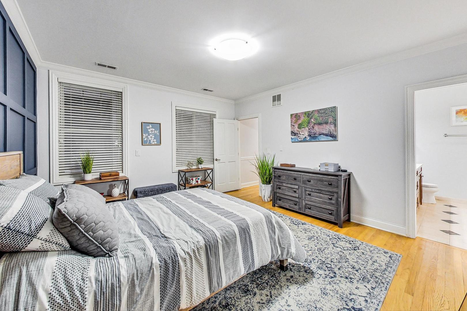 1352 West George Street, Unit T Chicago, IL 60657 - Photo 13 of 23 Gallery Image 13