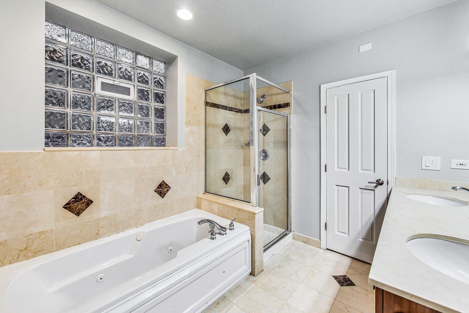 1352 West George Street, Unit T Chicago, IL 60657 - Photo 15 of 23 Gallery Image 15
