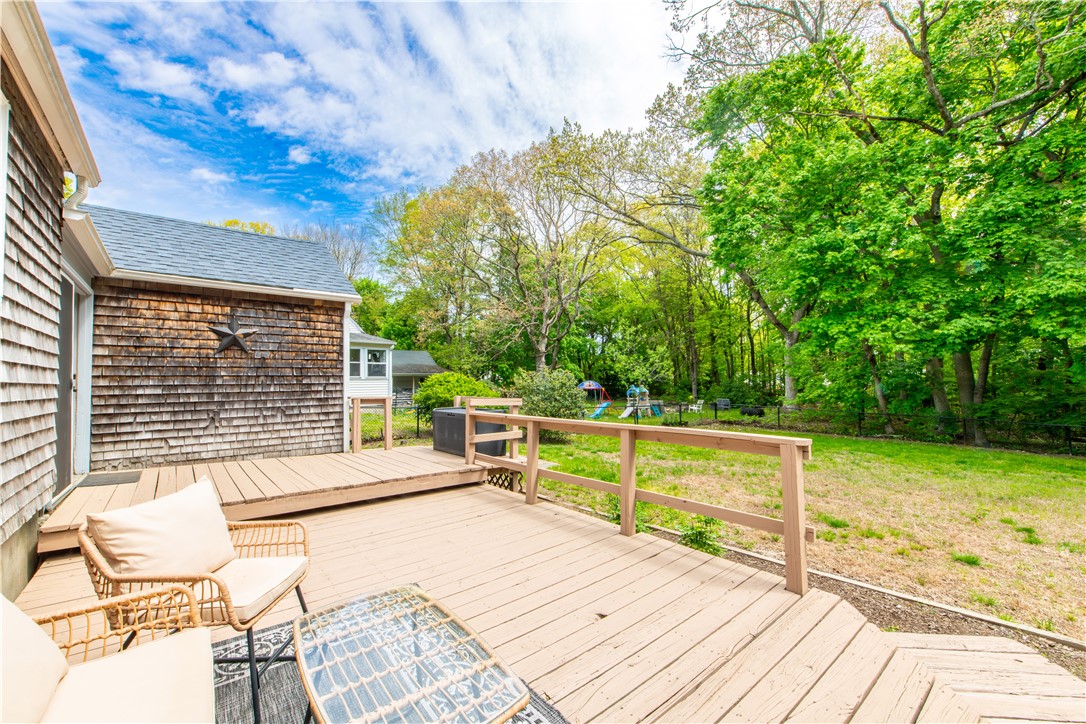 75 Knotty Oak Road Coventry, RI 02816 - Photo 9 of 48