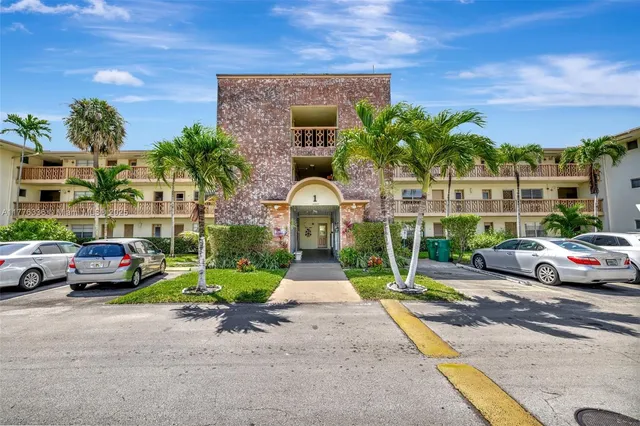 $89,900 | 16900 Northeast 14th Avenue, Unit 314, Miami, FL 33162