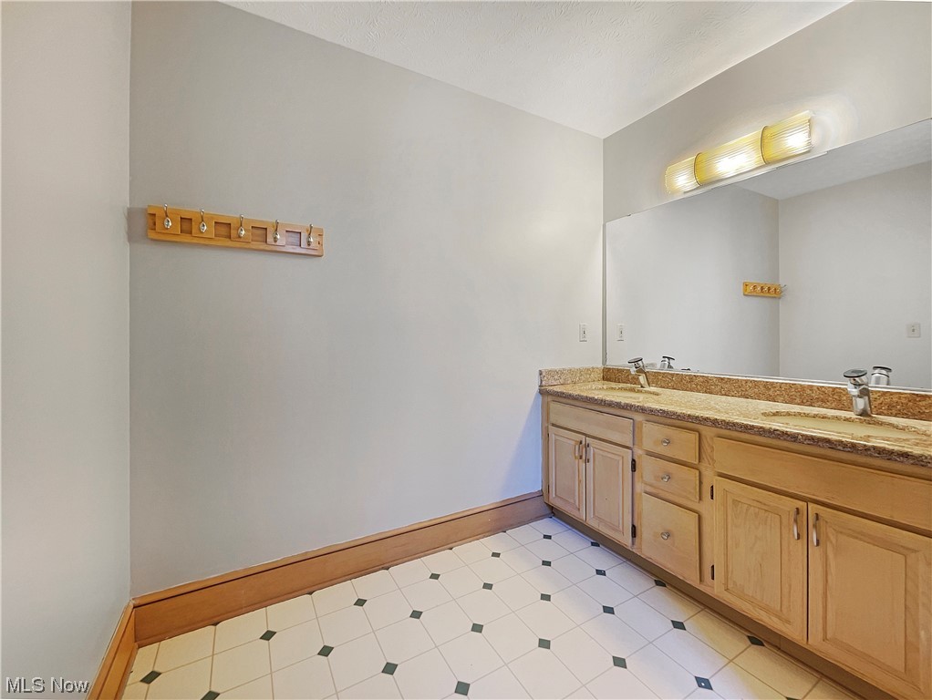 18243 Drake Road Strongsville, OH 44136 - Photo 7 of 26 Gallery Image 7