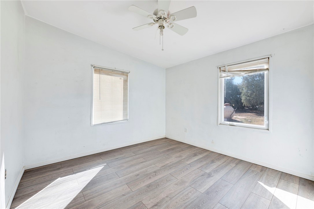 47631 Valley Center Road Newberry Springs, CA 92365 - Photo 15 of 40