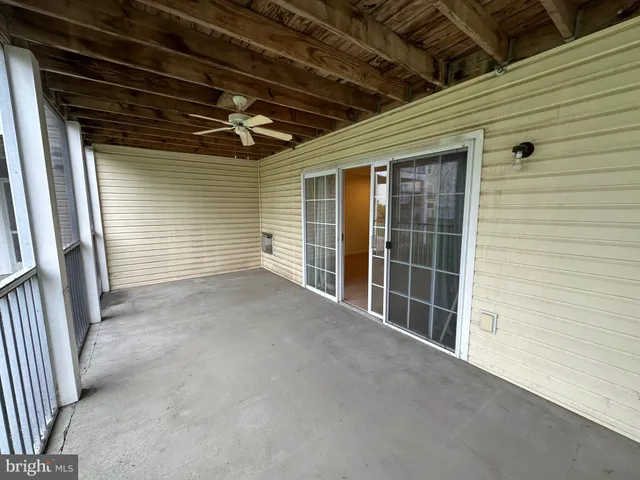 a close view of a bathtub in bathroom