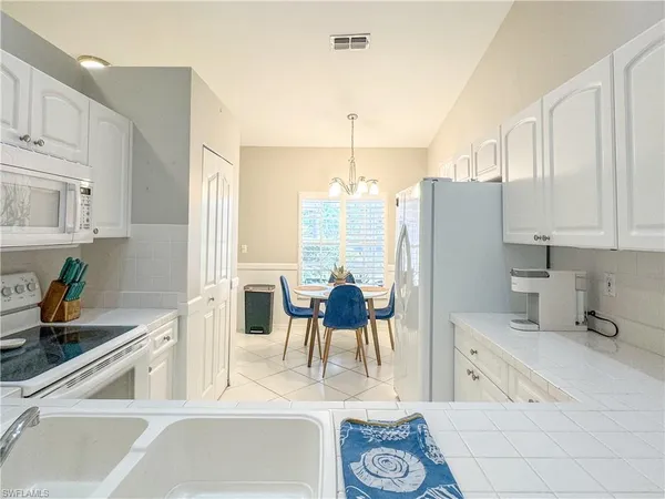 $3,830 | 470 St Andrews Boulevard, Naples, FL 34113