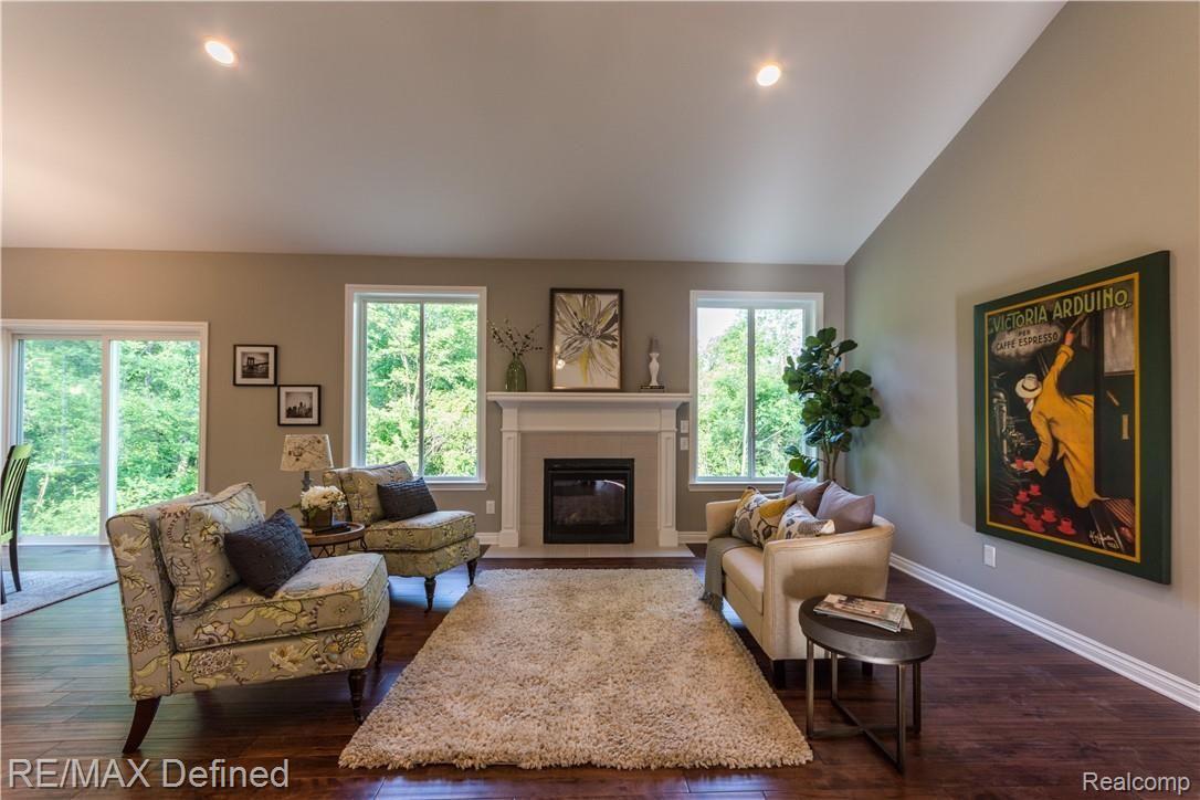 2470 Bull Run Road Oxford, MI 48371 - Photo 10 of 26 Great Room
