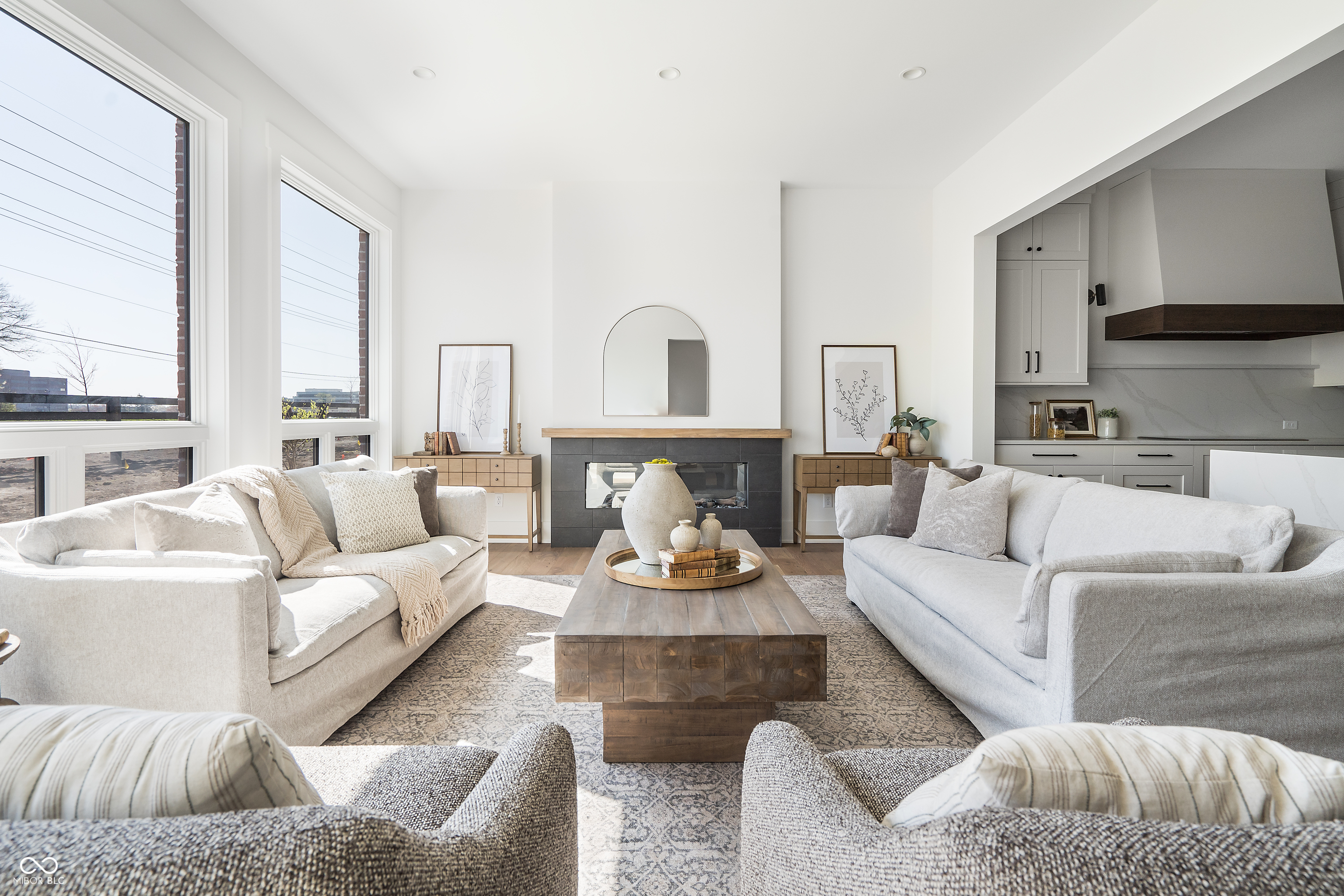 11896 Spring Mill Road Carmel, IN 46032 - Photo 4 of 52