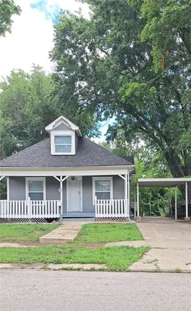 $1,350 | 3009 Lafayette Street, St. Joseph, MO 64507