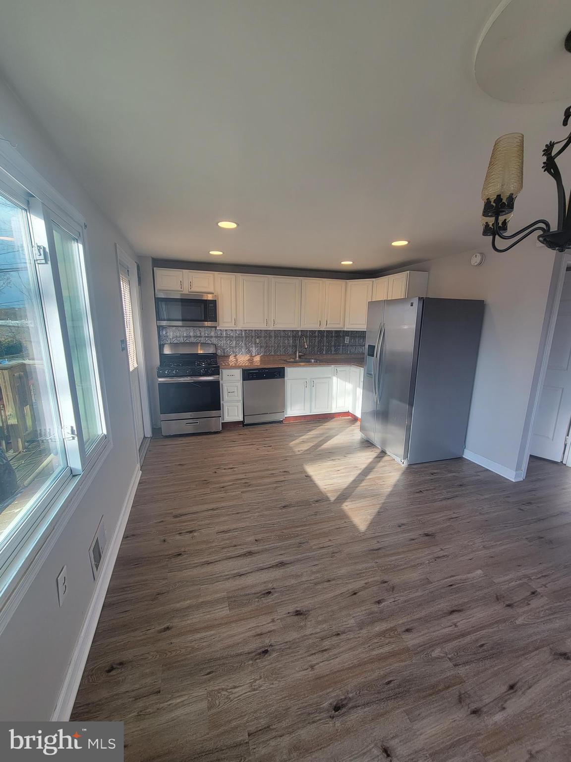 3225 Ryerson Circle Halethorpe, MD 21227 - Photo 11 of 43